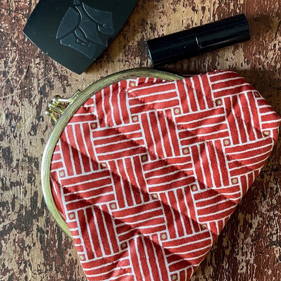Vintage Handbags - vintage cosmetic bag